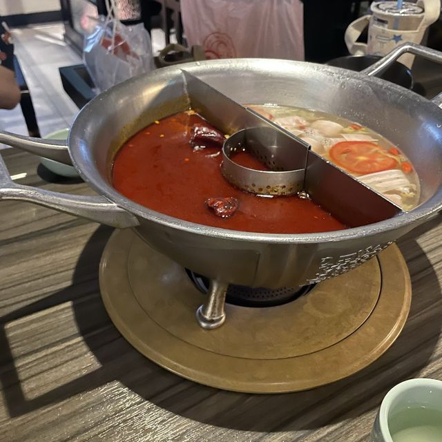 王品集團麻辣鍋必吃！青花驕 好吃😋麻辣 湯頭可喝！鴨血、豆腐吃到飽！