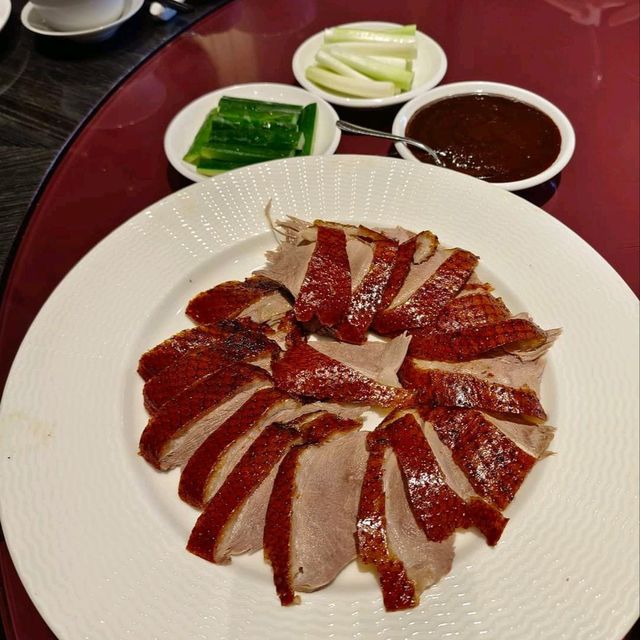 【台北美食】六福萬怡粵亮廣式餐廳，神仙乾坤燒鵝一鵝四吃
