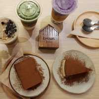 👉🏻 ร้าน Brown Café ブラウン ..