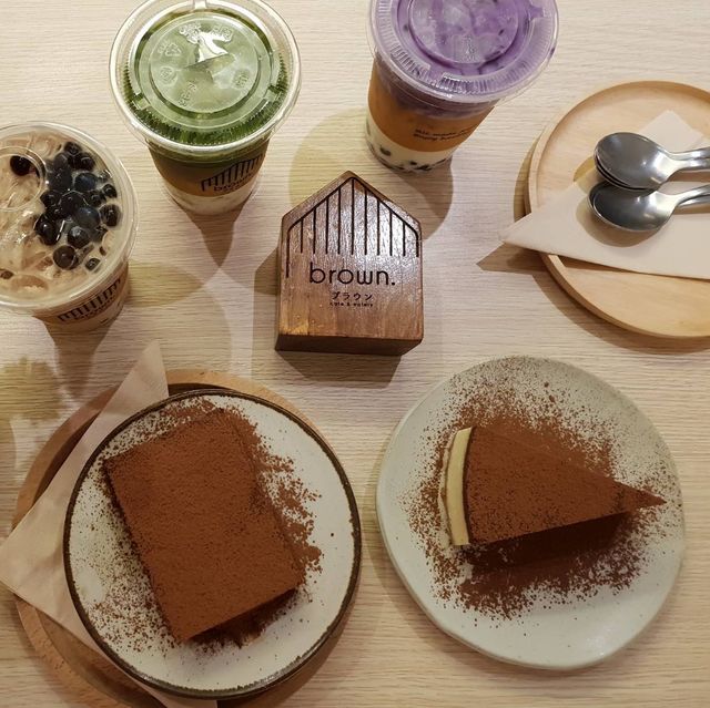 👉🏻 ร้าน Brown Café ブラウン ..