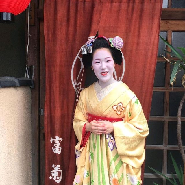 The art of entertainment by Geisha in Kyoto