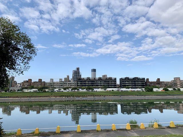 彩虹河濱公園騎腳踏車🚴‍♀️｜這個角度看台北市區好漂亮