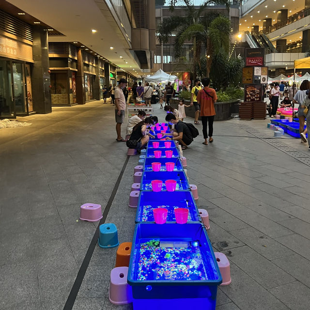 R&F Chill Day Night Market games