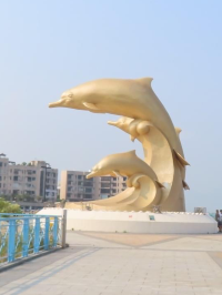 屯門巨型特色海豚