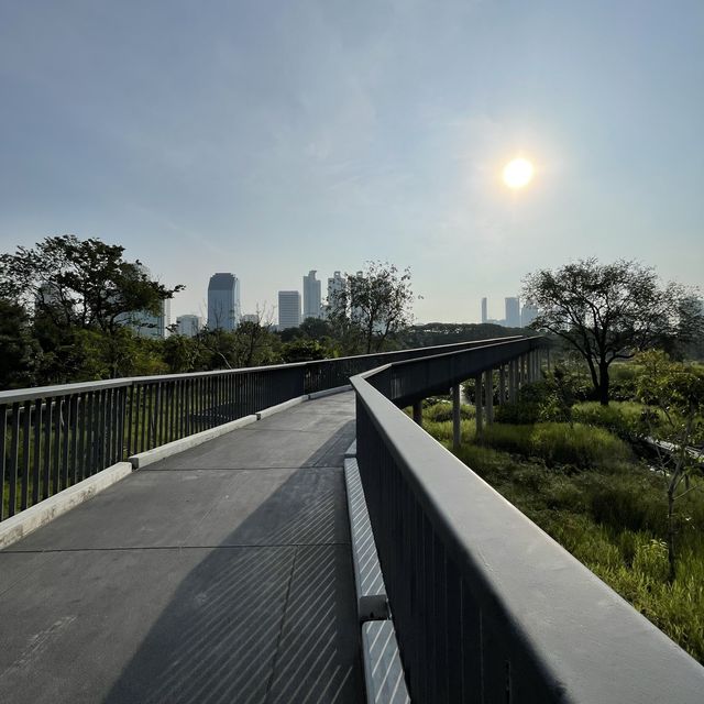 สวนเบญจกิติ และ Skywalk 