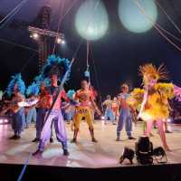 Splendid, Spectacular, Encore!