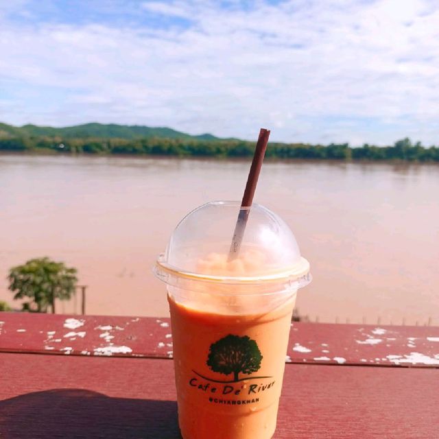 CAFE DE RIVER เชียงคาน