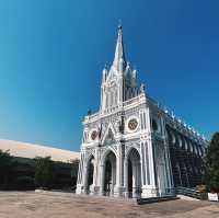 ศิลปะแบบโกธิคของฝรั่งเศส อายุ 100 กว่าปี 
