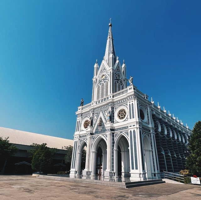 ศิลปะแบบโกธิคของฝรั่งเศส อายุ 100 กว่าปี 