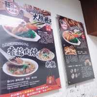 😋👃🏻聞香而來的在地小吃📍巷仔內大腸煎