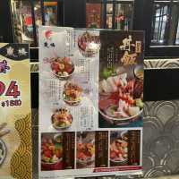 材料豐富嘅蟹丼飯