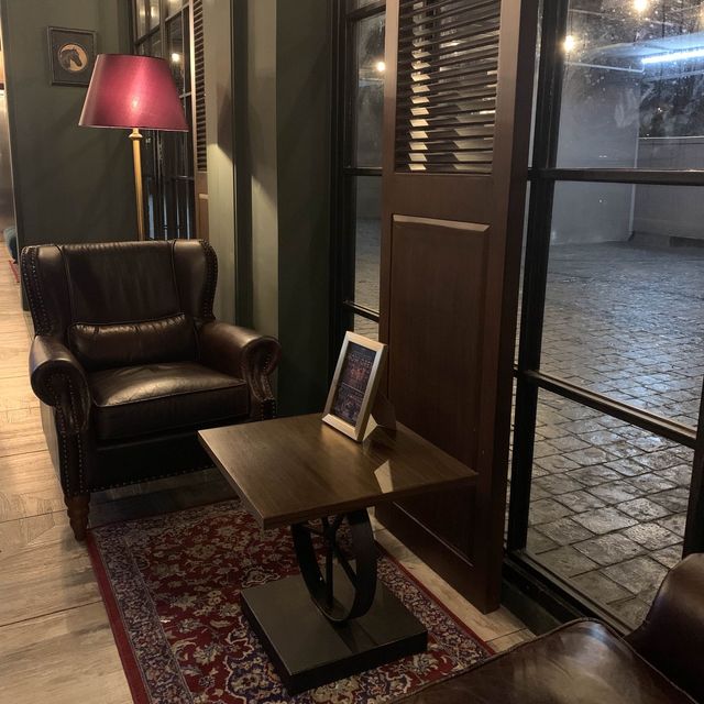 📍曼谷2022新酒店。The Coach Boutique Hotel Sukhumvit 14。
