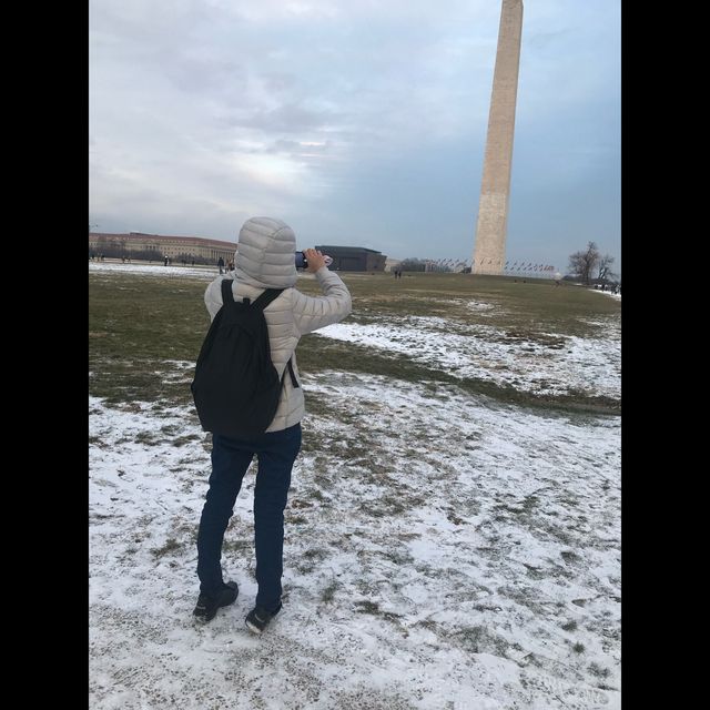 มาถ่ายรูปกับ Washington Monument กัน