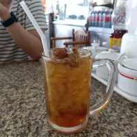 แวะกินข้าวร้านแดง - ดำ @พัทยากลาง