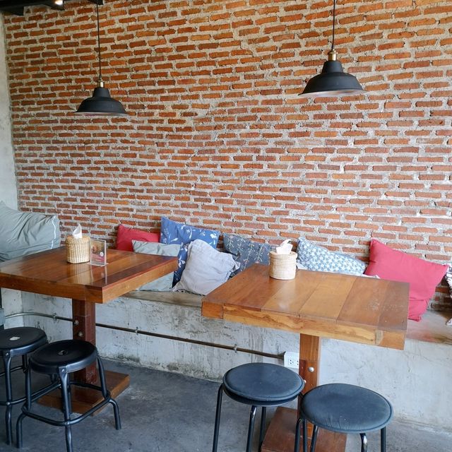 คาเฟ่สุพรรณบุรี พักใจ พักรัก พักก๊อนนนน!?!