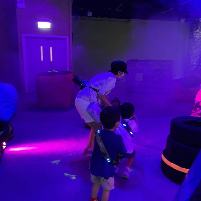 《親子叢林激光槍戰》