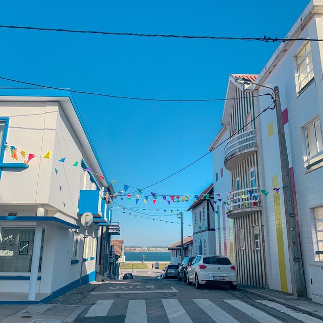 알록달록 줄무늬마을, 코스타노바