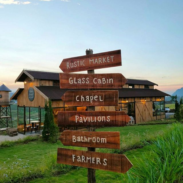 Rustic Market Trawas