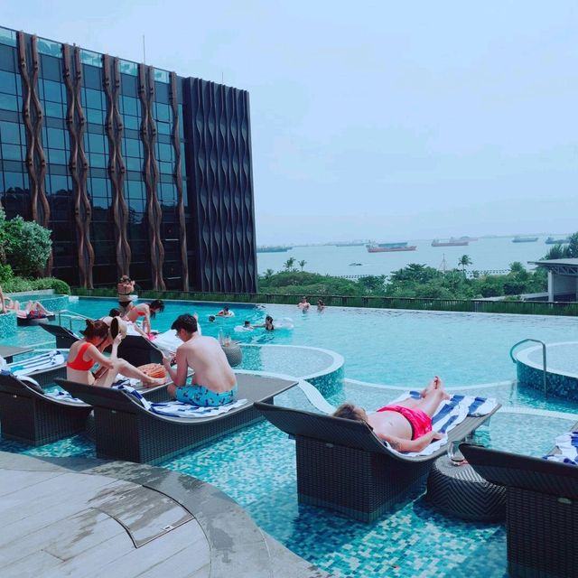 Family staycay at Sentosa Village Hotel!