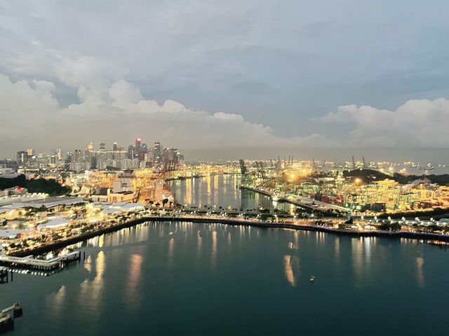 An evening cable car ride on Mount Faber Line