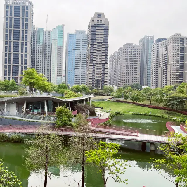 豪宅中的一片綠洲｜秋紅谷景觀生態公園｜悠閒的待上一整個下午