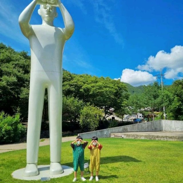 멋진 건축물과 함께 전시관람