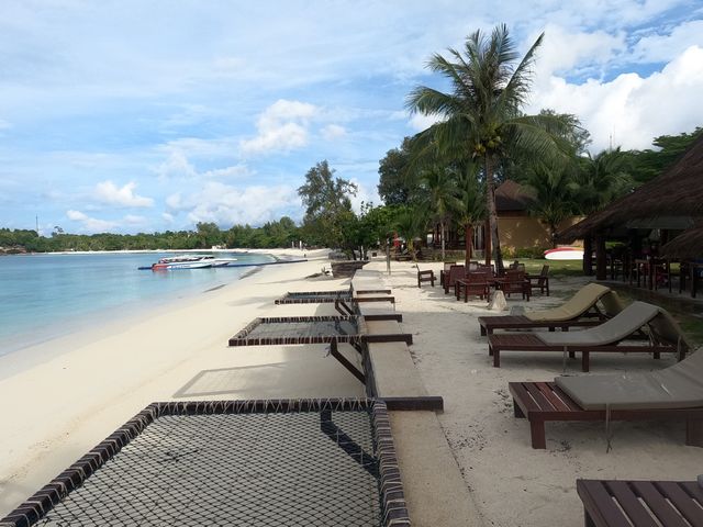 ที่พักติดทะเลบนเกาะหลีเป๊ะ