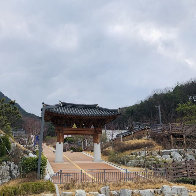 구미 금오산 저수지 둘레길