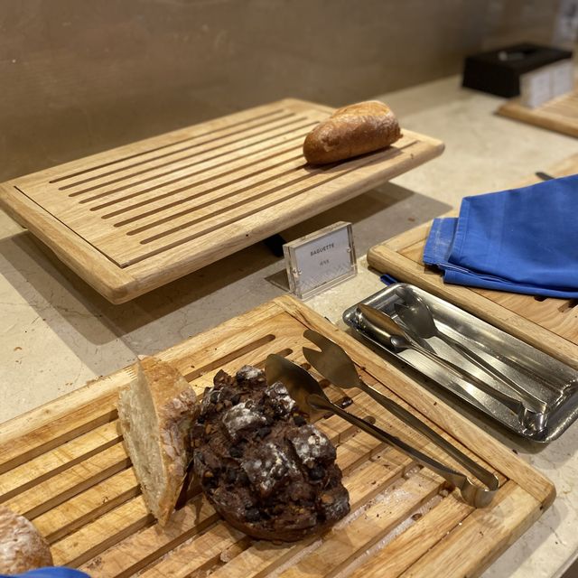 다양한 종류의 빵이있는 용산 호텔 🥖🍞🥪🥐
