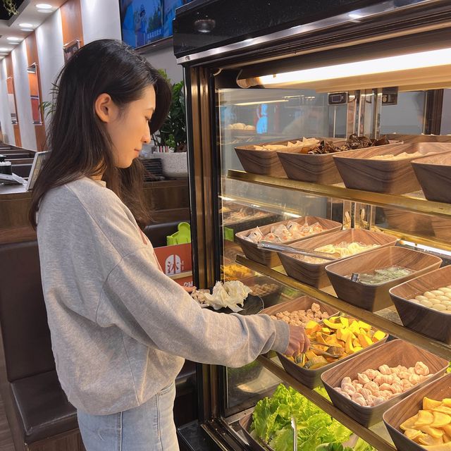 新莊好吃火鍋，沐沐鍋物｜各式蔬菜、火鍋料、主食自助式吃到飽