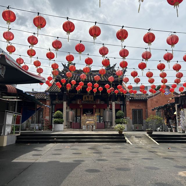 廟裡有蛇！