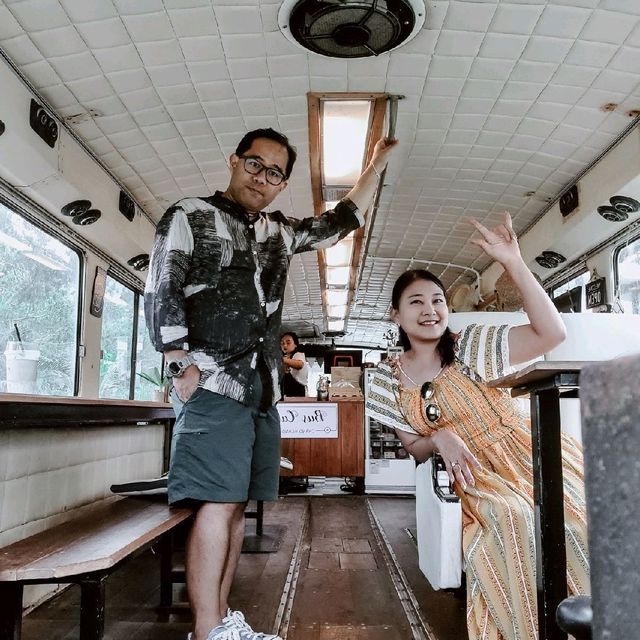 Bus Cafe อ.ช้างกลาง