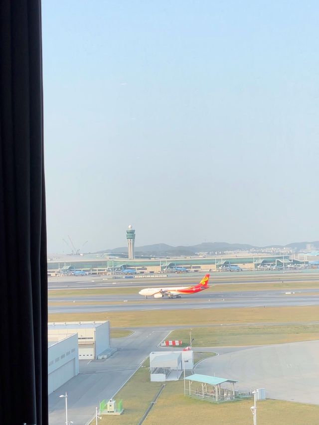 비행기 이륙을 눈앞에서 볼 수 있는 공항뷰 호텔✈️🤍