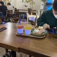 보정동 카페거리의 핫한 카페_오버더문카페