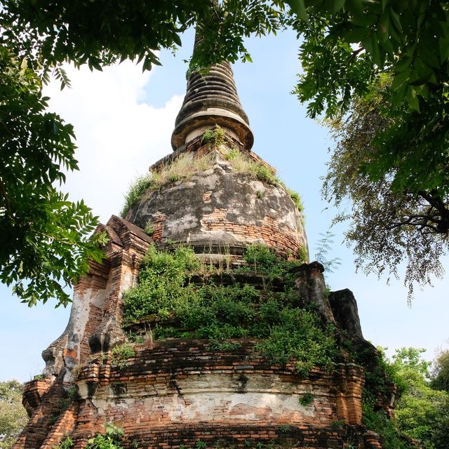 เจดีย์โบราณ ณ วัดพระศรีสรรเพชญ์ ในพระราชวังโบราณ
