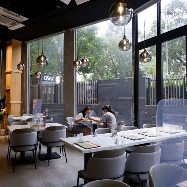 園林玻璃Cafe，高質海鮮飯和意粉