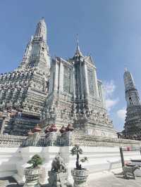 ทำบุญ ไหว้พระ | วัดอรุณราชวราราม | กรุงเทพมหานคร