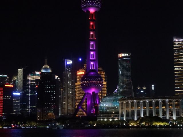 Nighttime at Shanghai’s Infamous Skyline🌇