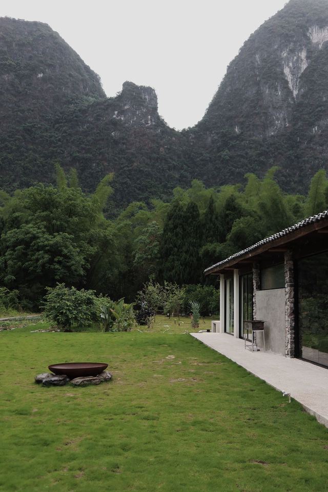 In the mountains, it's really romantic. Come to Yangshuo and relax.