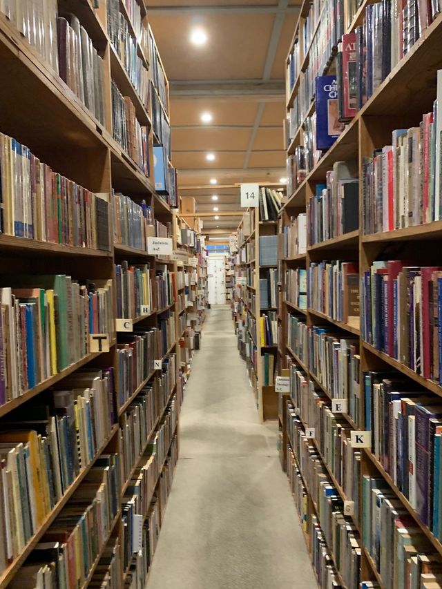 백만권의 책을 만나볼 수 있는 호주 도심 속 헌책방 💡