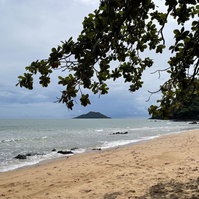 อ่าวกระทิง หาดที่เงียบสงบ ส่วนตัวสุดๆในจันทบุรี