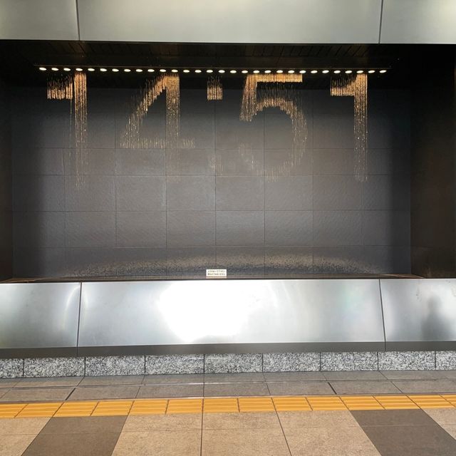 大阪駅　水の時計
