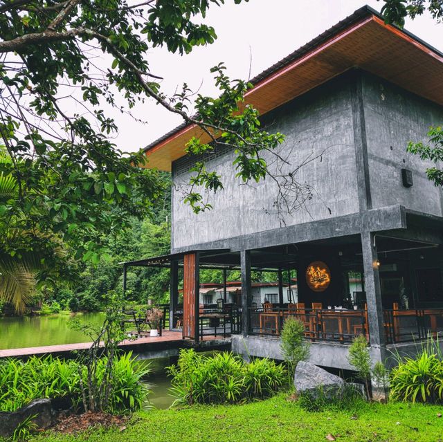 ระเบียงบึงฟาร์มวิลเลจ  คาเฟ่&ที่พักริมน้ำ อ.ควนโดน