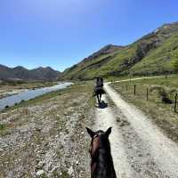 NZ 南島 皇后鎮 Moke Lake 營地旁 騎馬體驗
