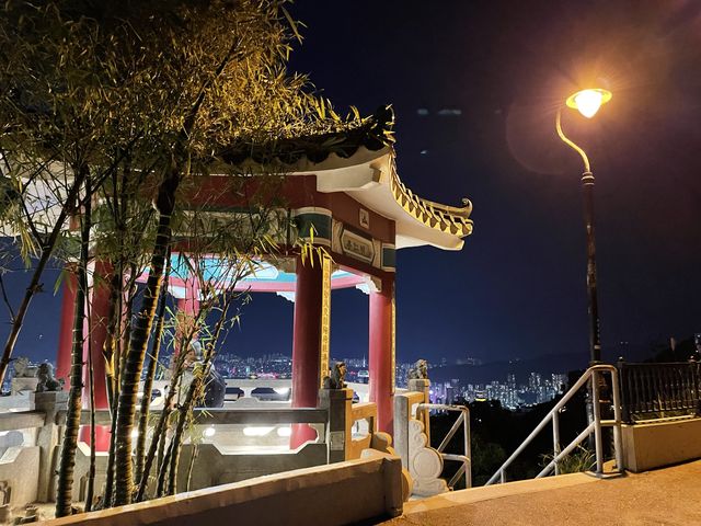 山頂獅子亭