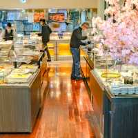 札幌グランドホテル・朝食ビュッフェ名物のアップルパイなどのデザートコーナー