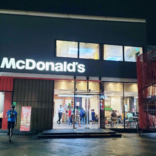 Laska Delight Burger x McDonald's 