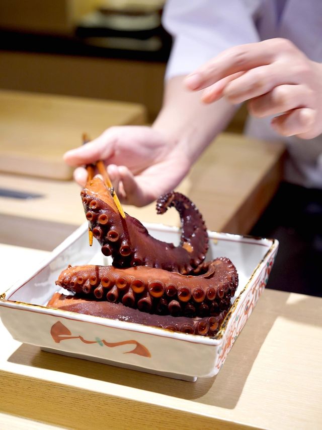 最近初嚐了一家銅鑼灣的新店「鮨山月」，以$880品嚐左超高質的午市Lunch Omakase😍