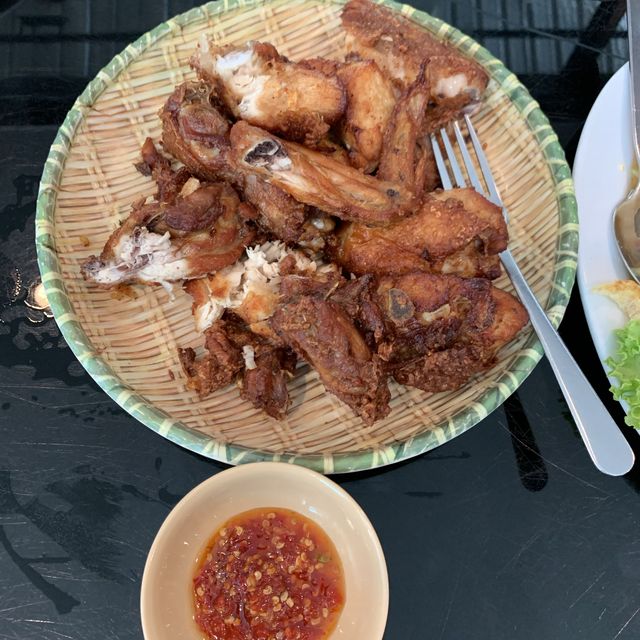 ไก่ทอดเดชา (สาขาสนามบิน)