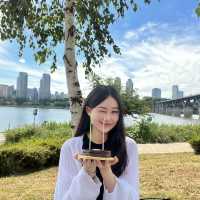[낭만과 젊음이 가득한 피크닉 장소 ‘뚝섬 한강공원’]